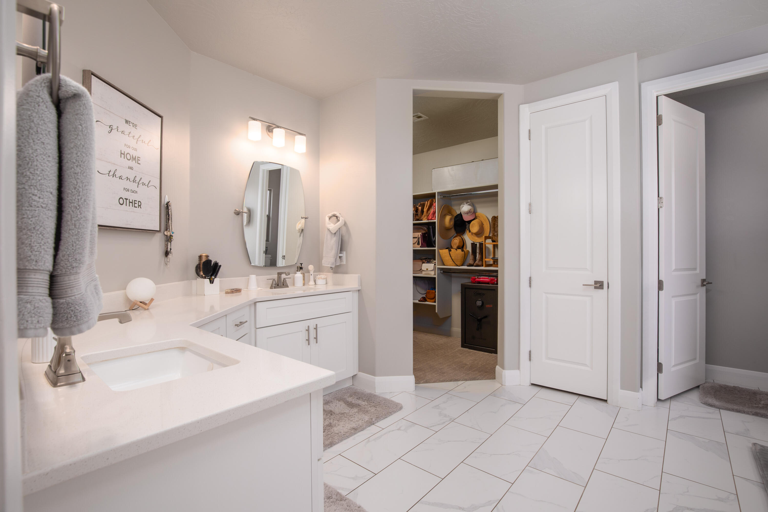 WARNER GATEWAY - Residential