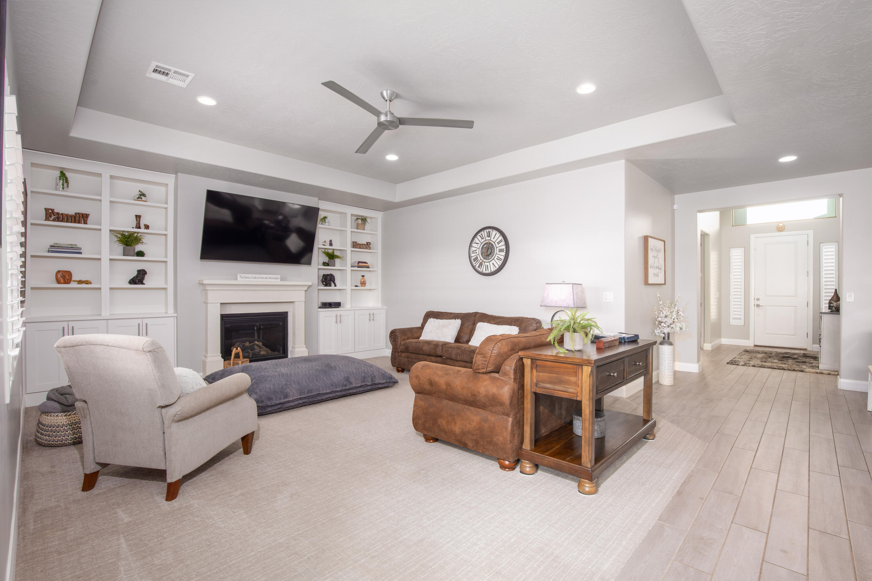 WARNER GATEWAY - Residential