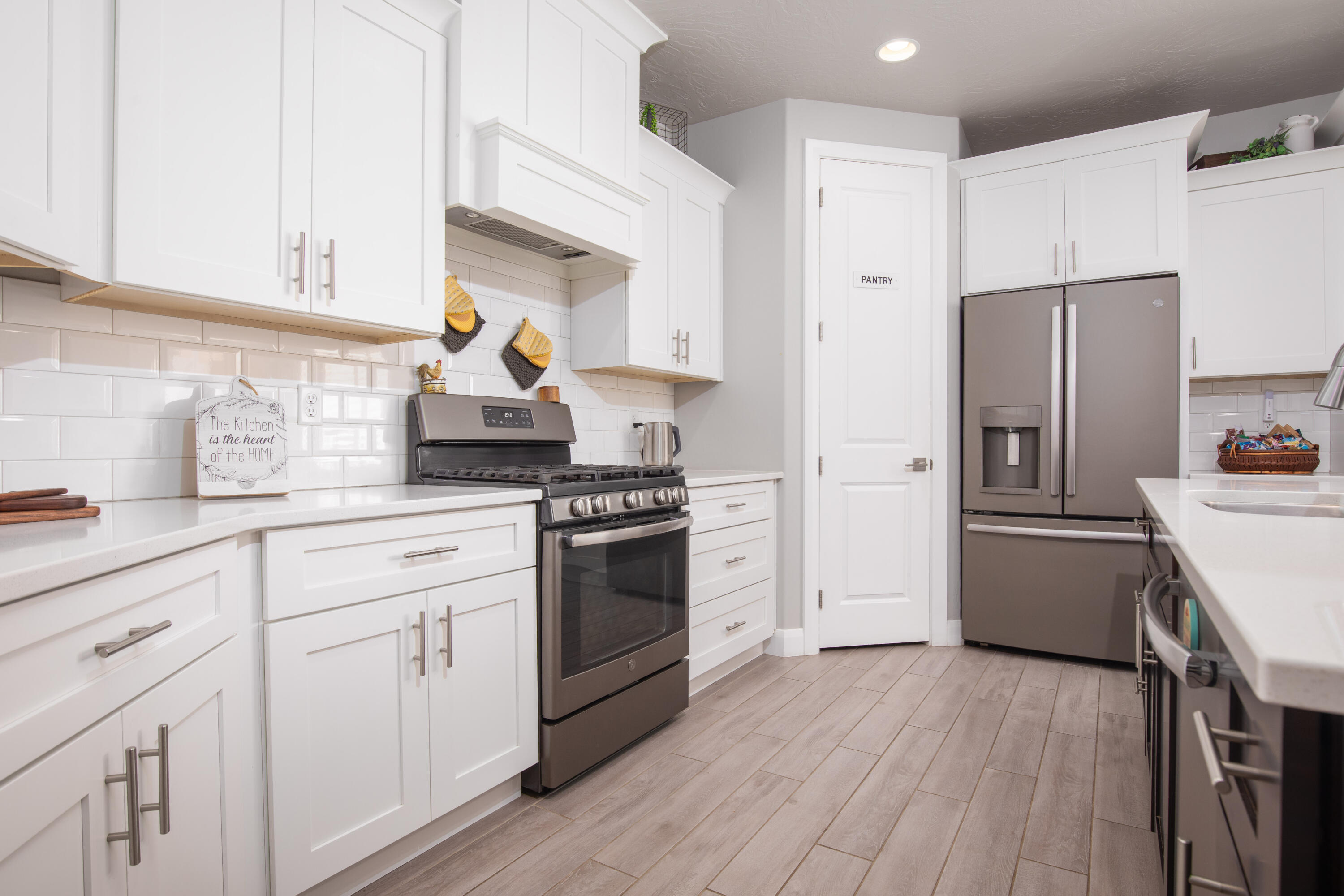 WARNER GATEWAY - Residential