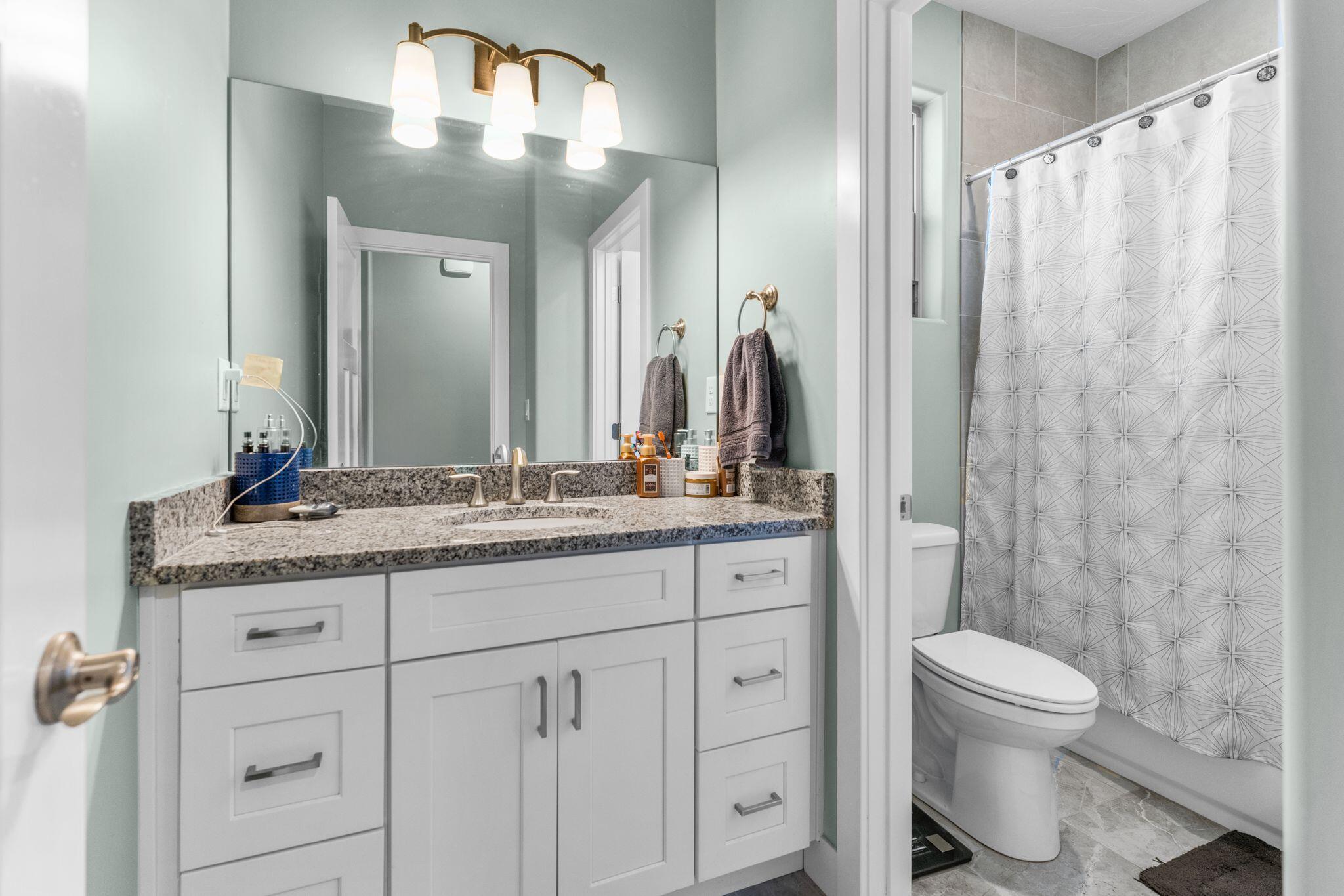 MOENAVE CONDO - Residential