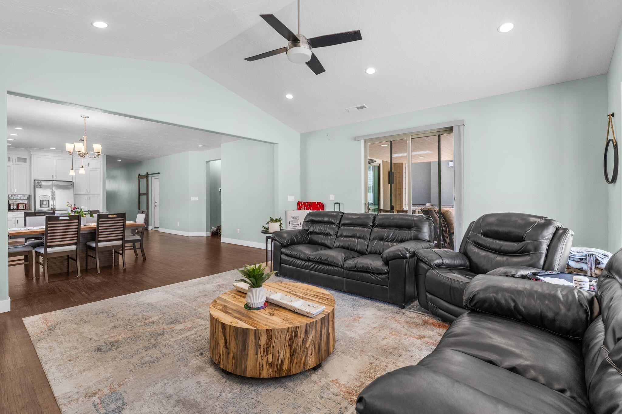 MOENAVE CONDO - Residential