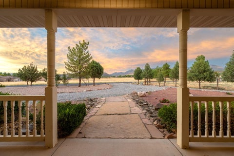 Tiny photo for 785 N Old Farms RD, Dammeron Valley, UT 84783 (MLS # 26-274933)