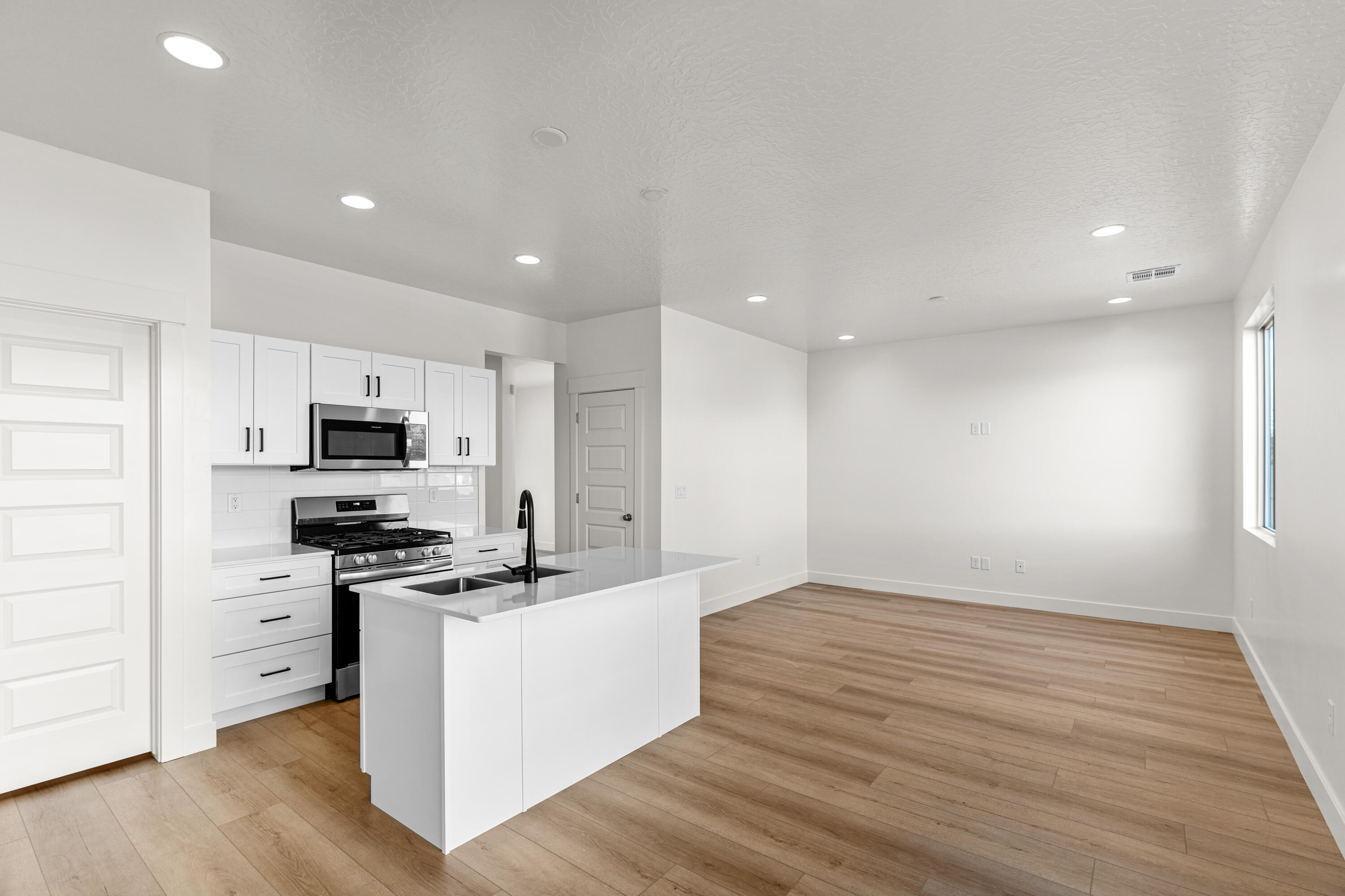 DESERT REFLECTION - Residential