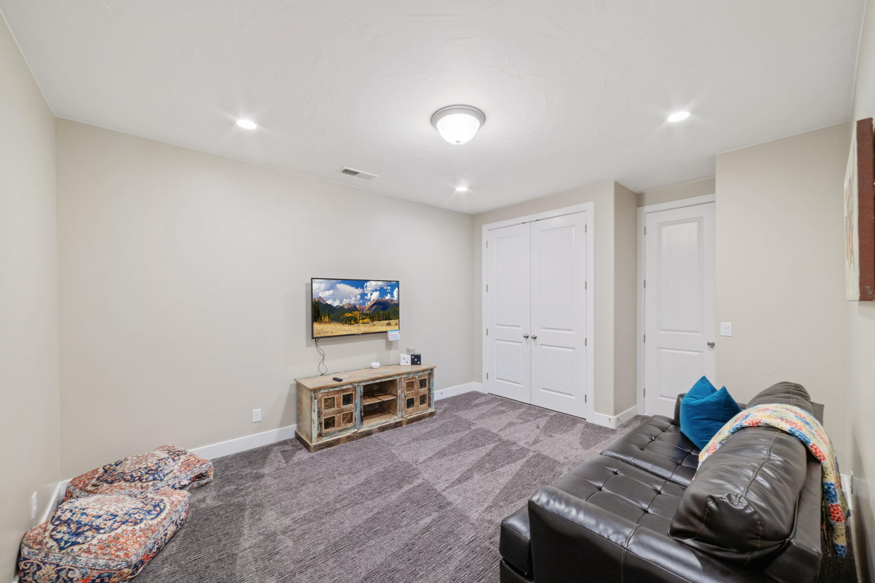 CORAL RIDGE TOWNHOMES - Residential