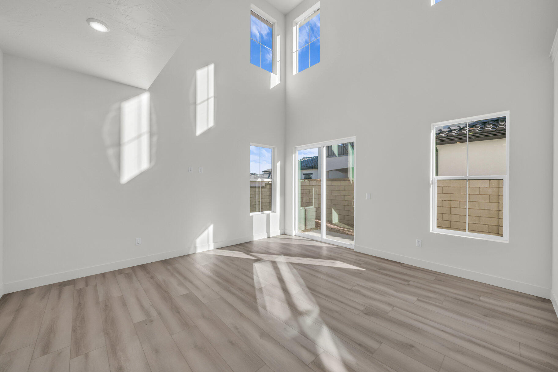 DESERT COLOR RESORT - Residential