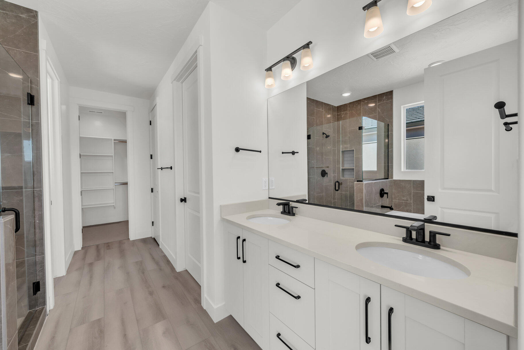 DESERT COLOR RESORT - Residential