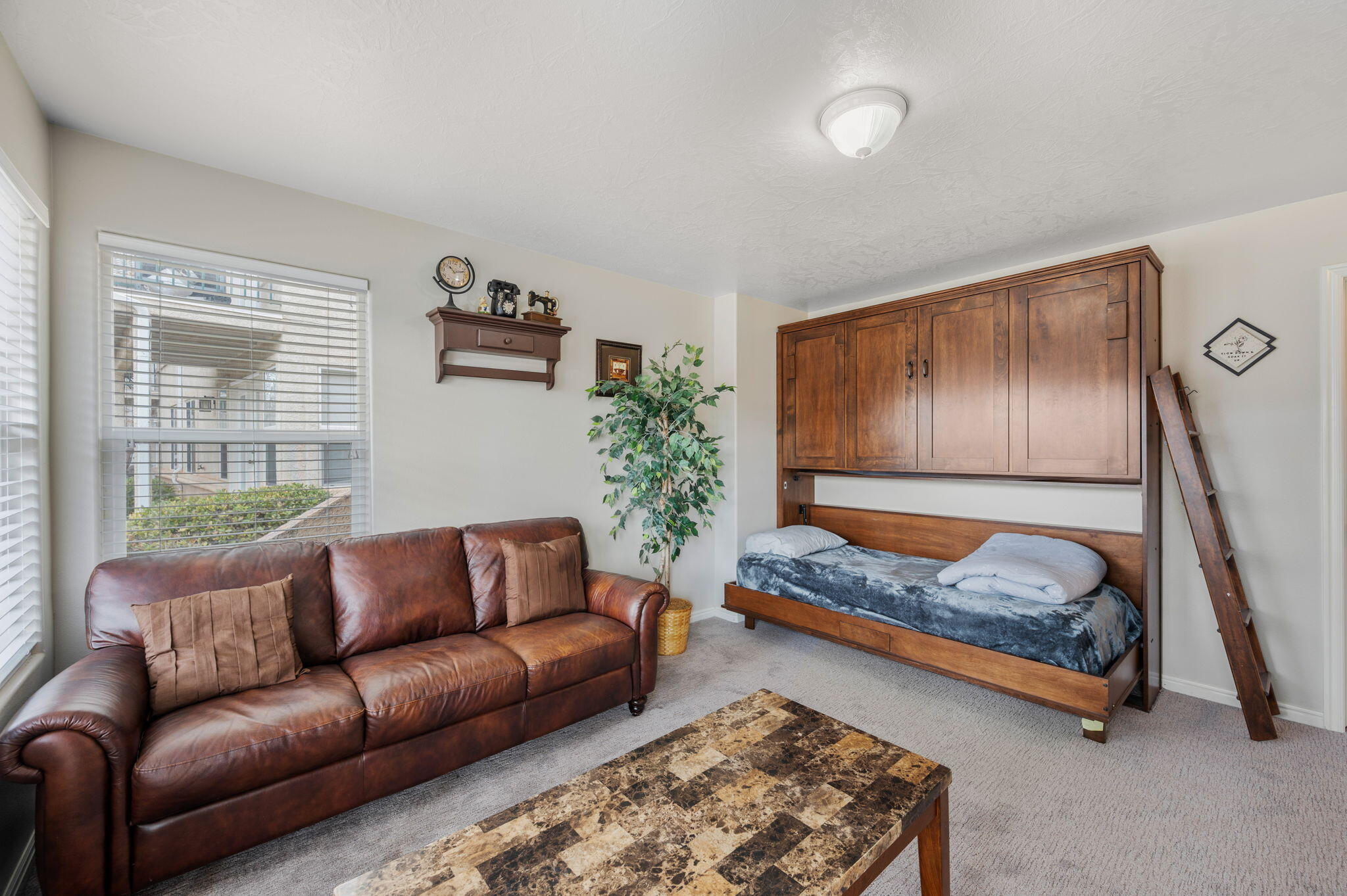 HIGHLANDS - Residential