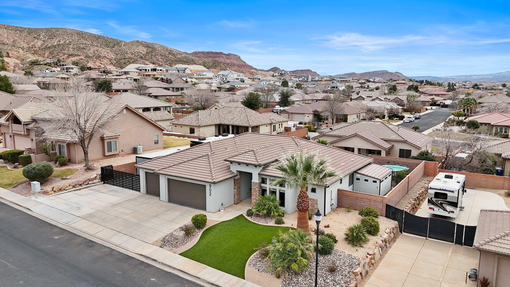 HIGH CHAPARRAL AT THE WASHINGTON BENCH - Residential