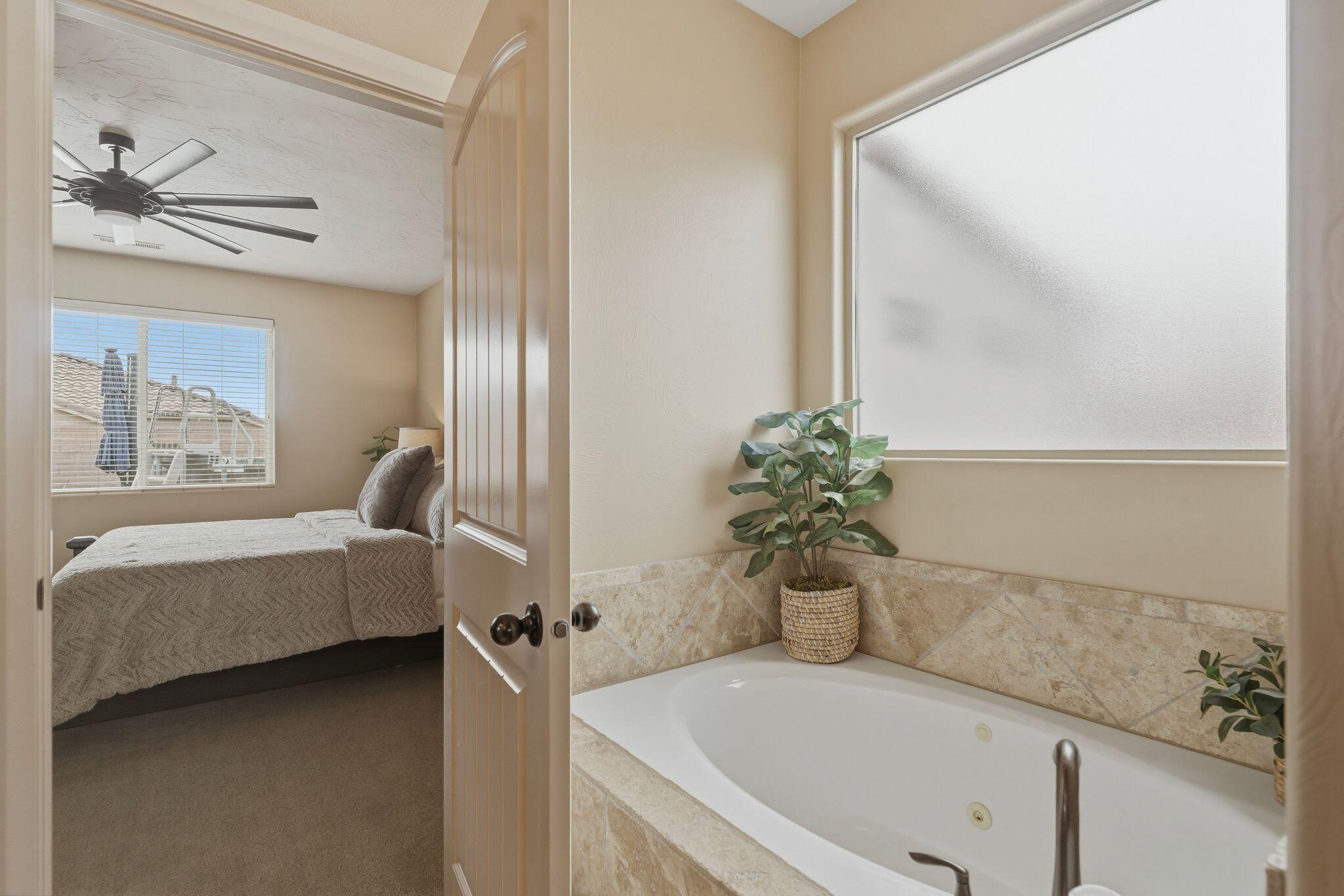 HIGH CHAPARRAL AT THE WASHINGTON BENCH - Residential