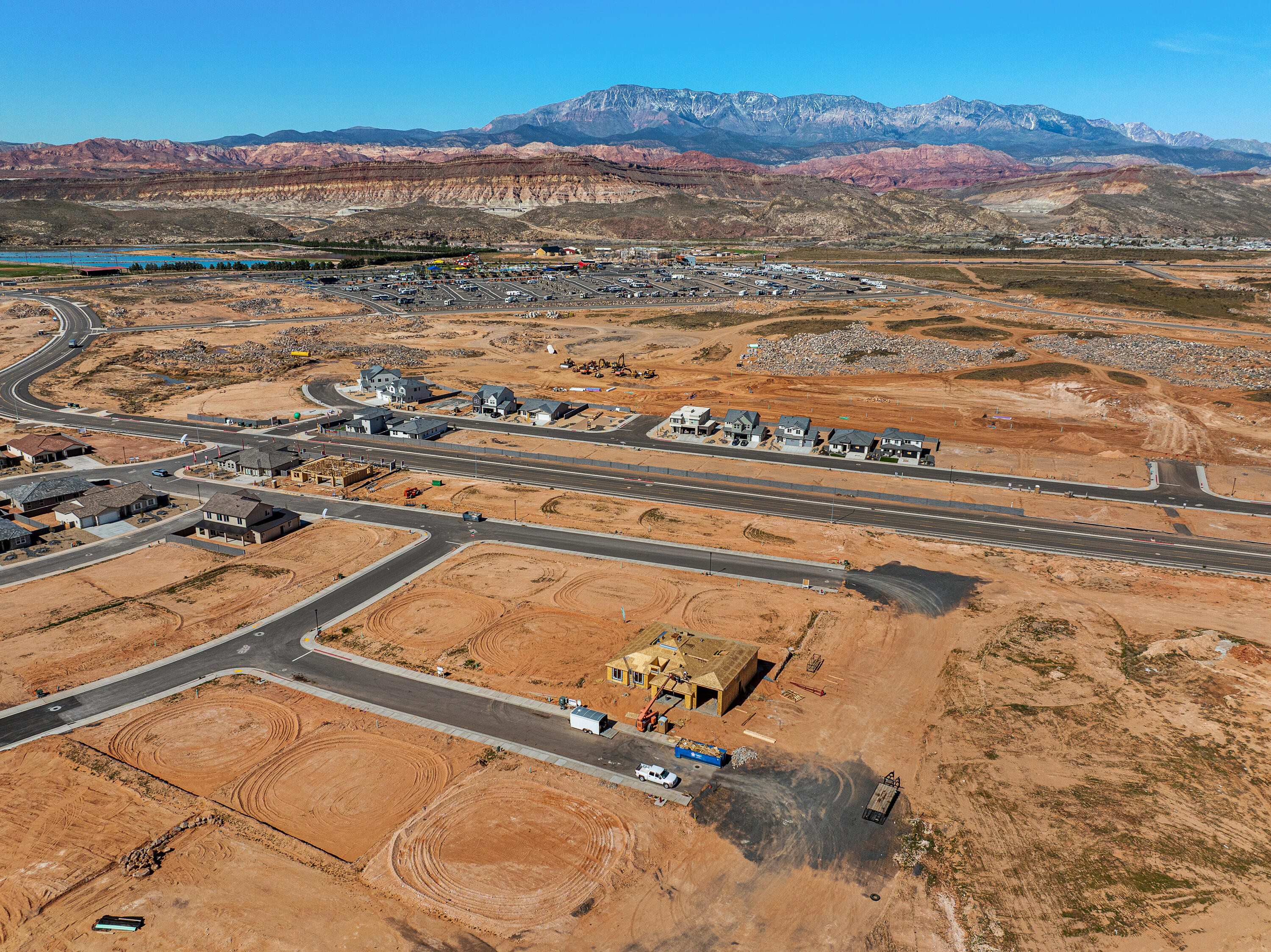 RED SLATE ESTATES - Residential