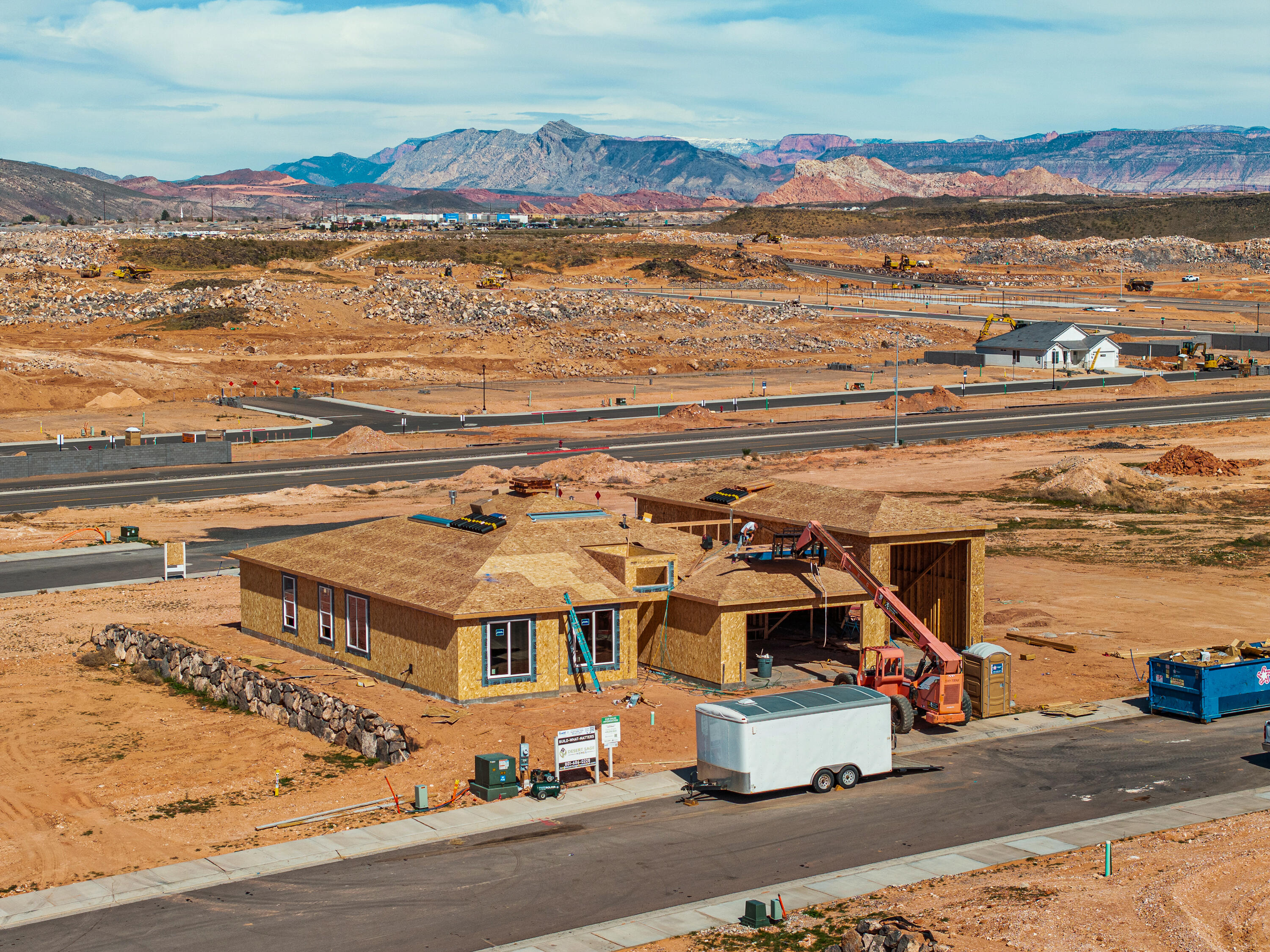 RED SLATE ESTATES - Residential