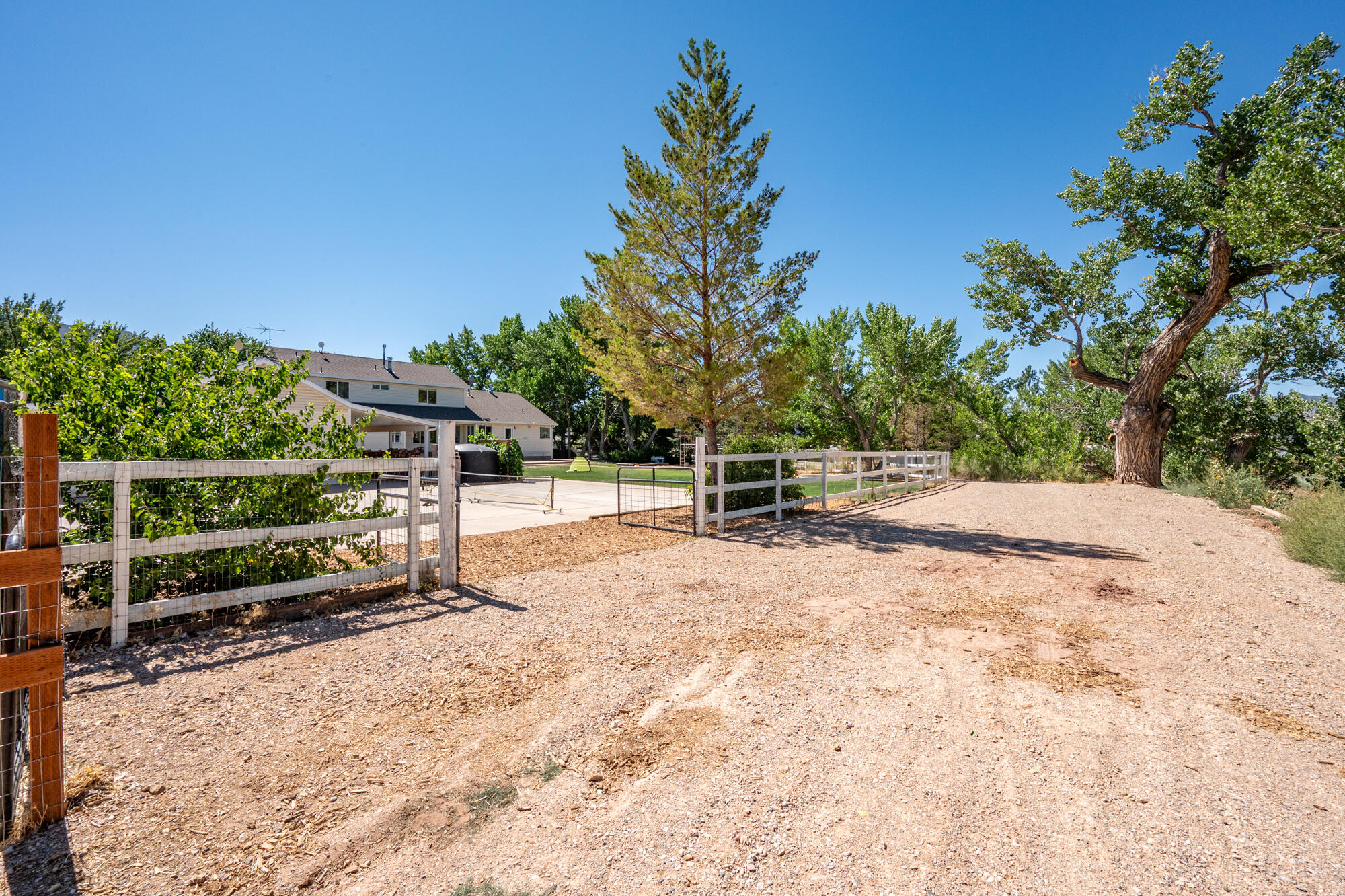 NEW HARMONY FARMS - Residential