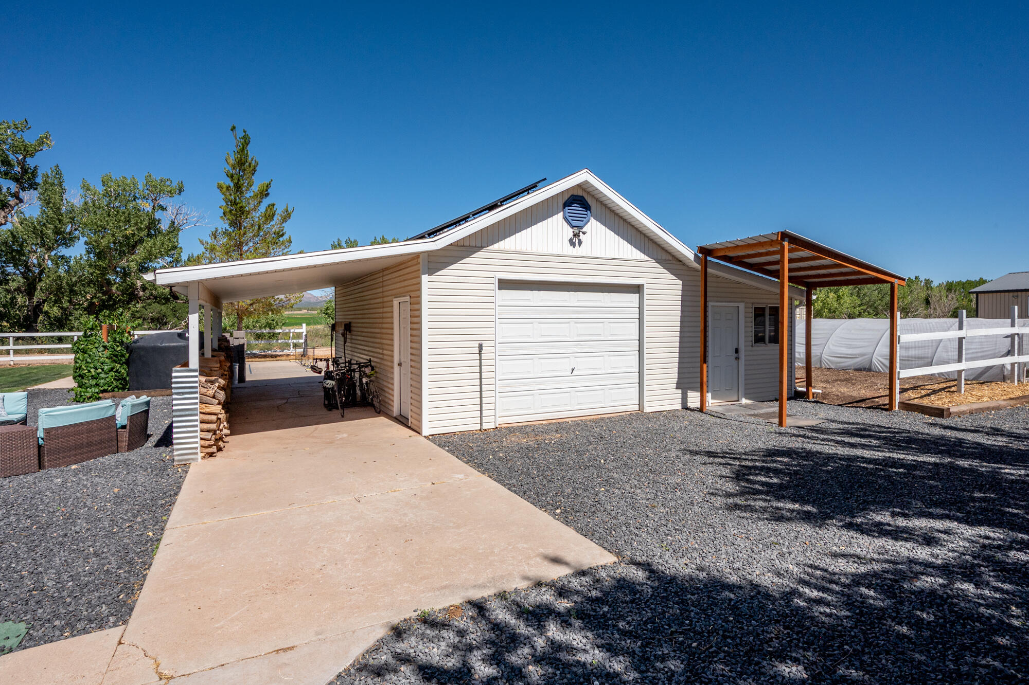 NEW HARMONY FARMS - Residential