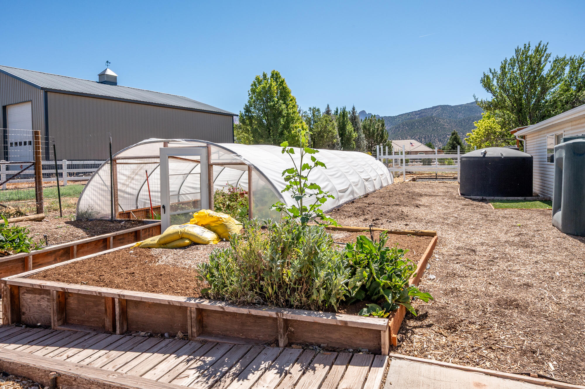 NEW HARMONY FARMS - Residential