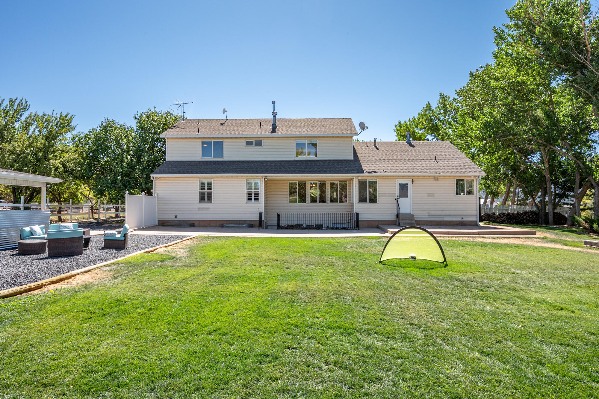 NEW HARMONY FARMS - Residential