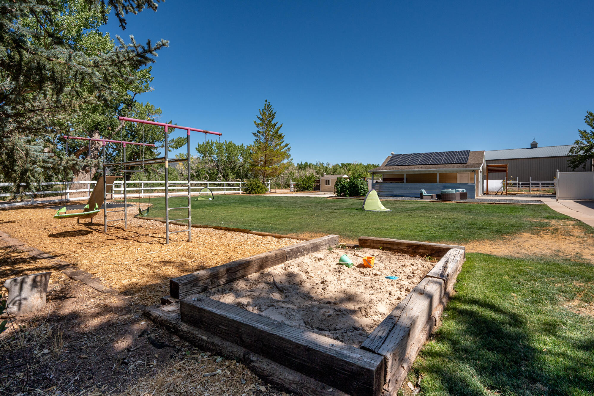 NEW HARMONY FARMS - Residential