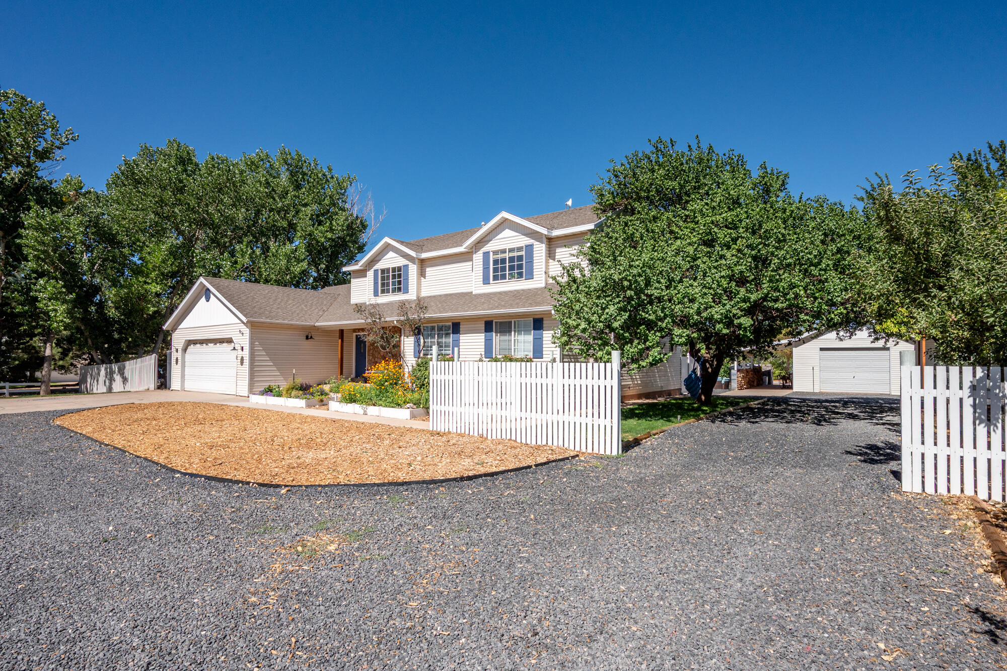 NEW HARMONY FARMS - Residential