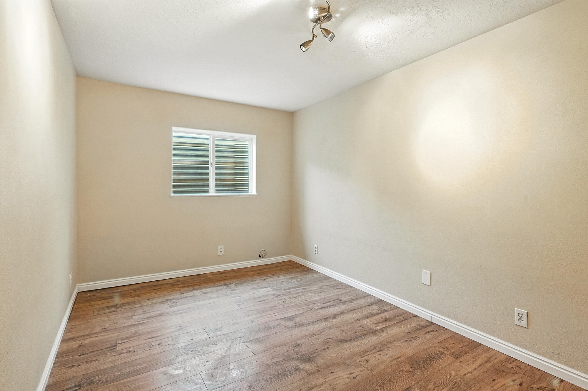 NEW HARMONY FARMS - Residential