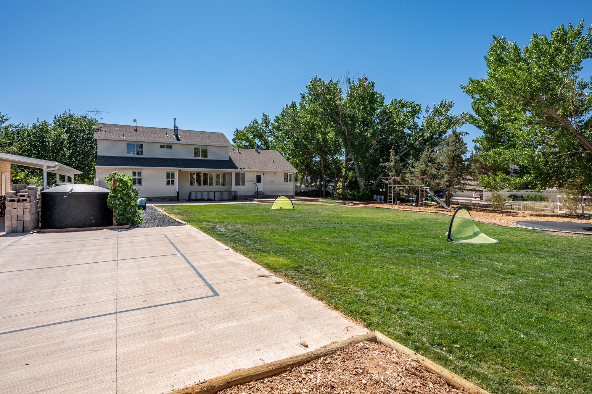 NEW HARMONY FARMS - Residential