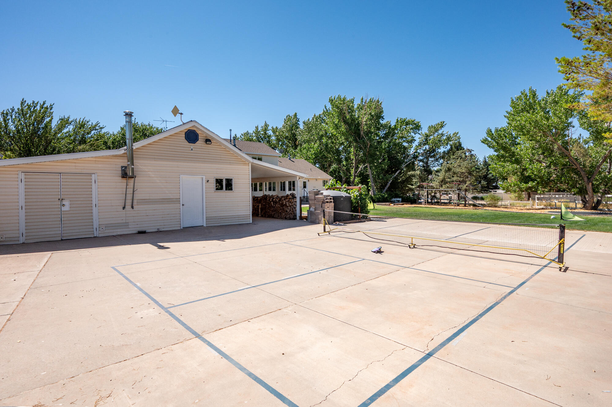 NEW HARMONY FARMS - Residential