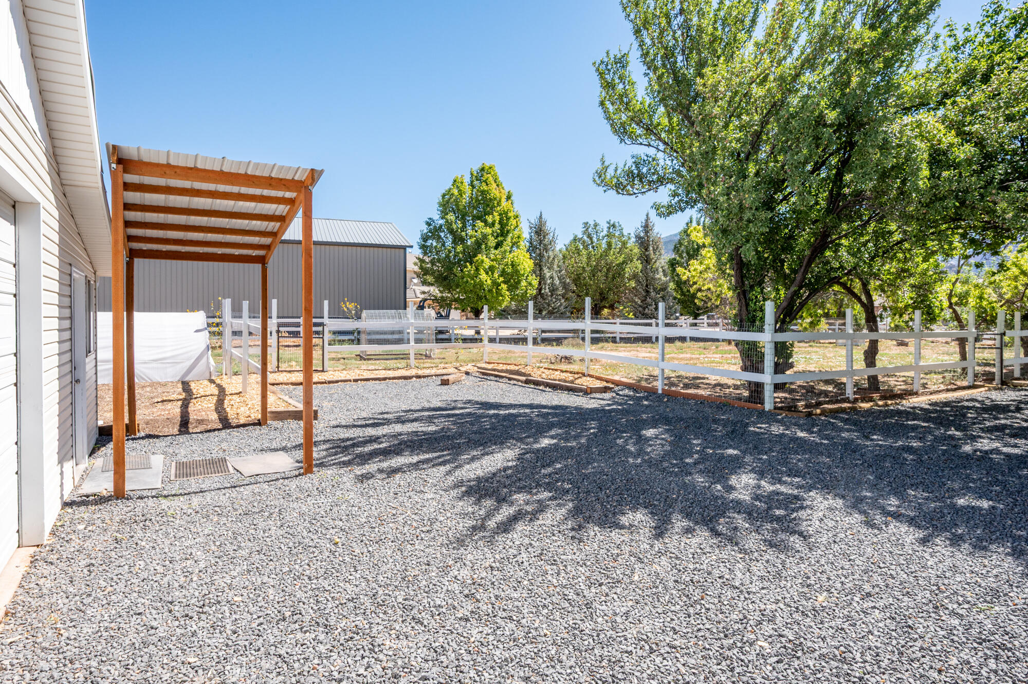 NEW HARMONY FARMS - Residential