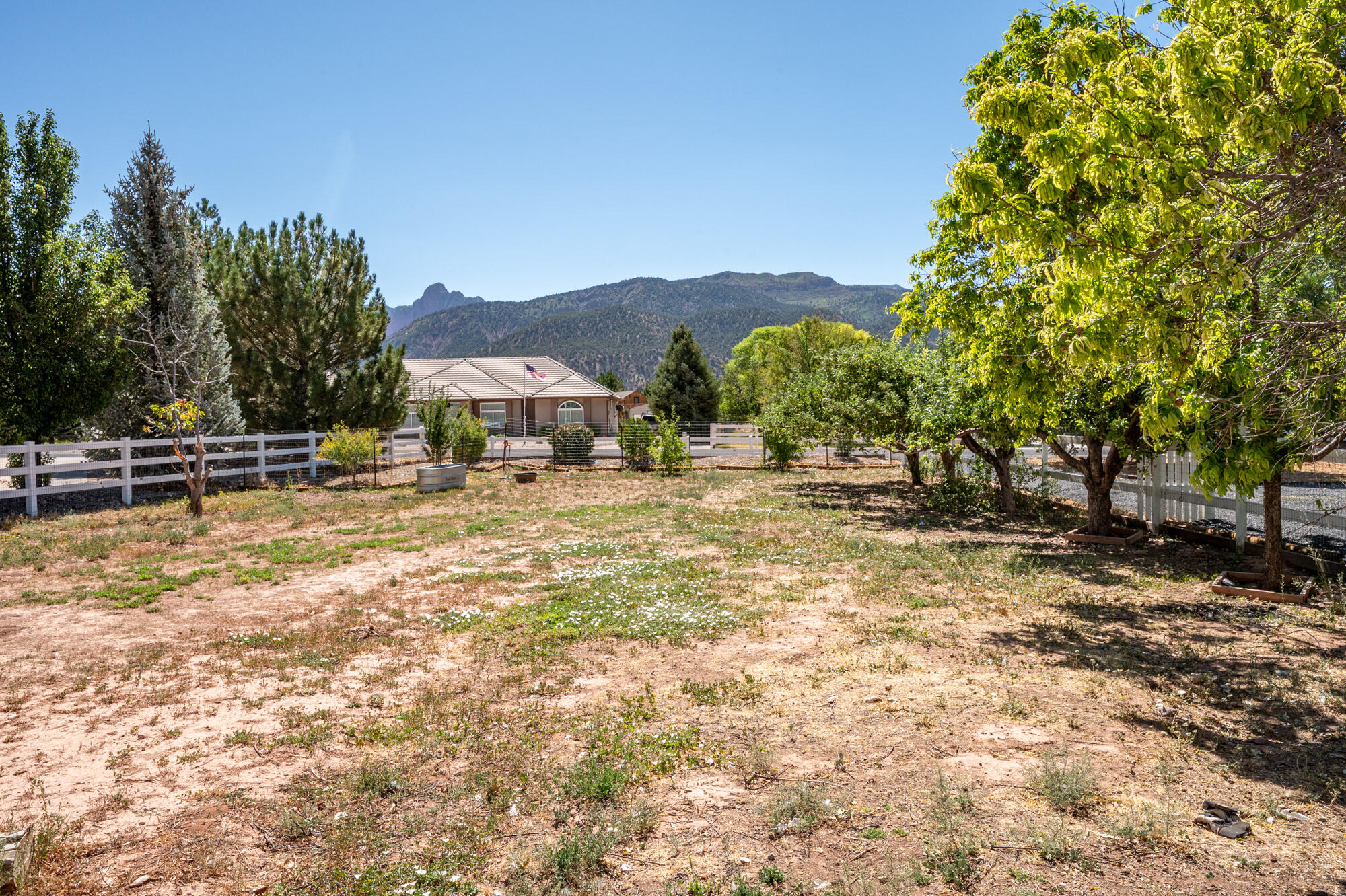 NEW HARMONY FARMS - Residential