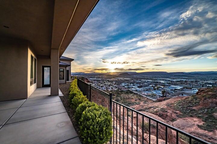 EAGLE SUMMIT ESTATES - Residential