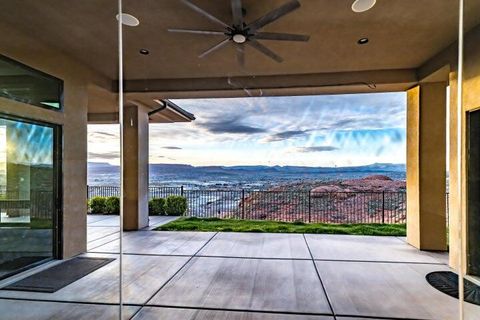 Photo of 59 S ANGELS LANDING DR, Washington, UT 84780 (MLS # 26-268406)