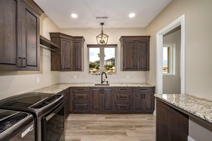 EAGLE SUMMIT ESTATES - Residential