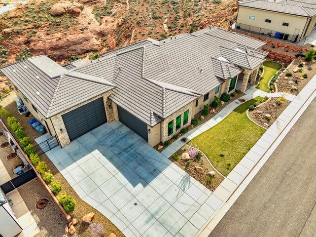 EAGLE SUMMIT ESTATES - Residential