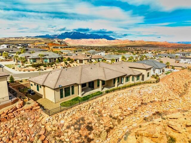 EAGLE SUMMIT ESTATES - Residential