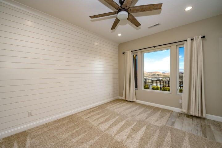 EAGLE SUMMIT ESTATES - Residential