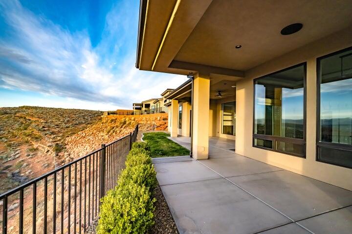 EAGLE SUMMIT ESTATES - Residential