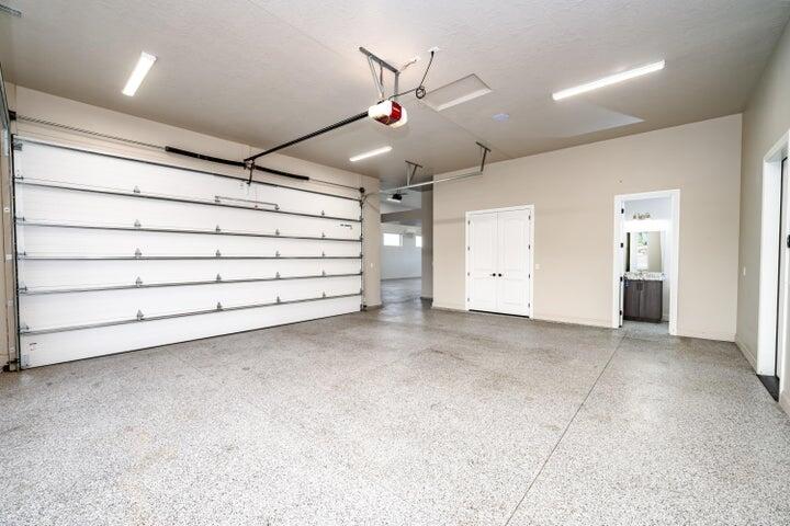 EAGLE SUMMIT ESTATES - Residential