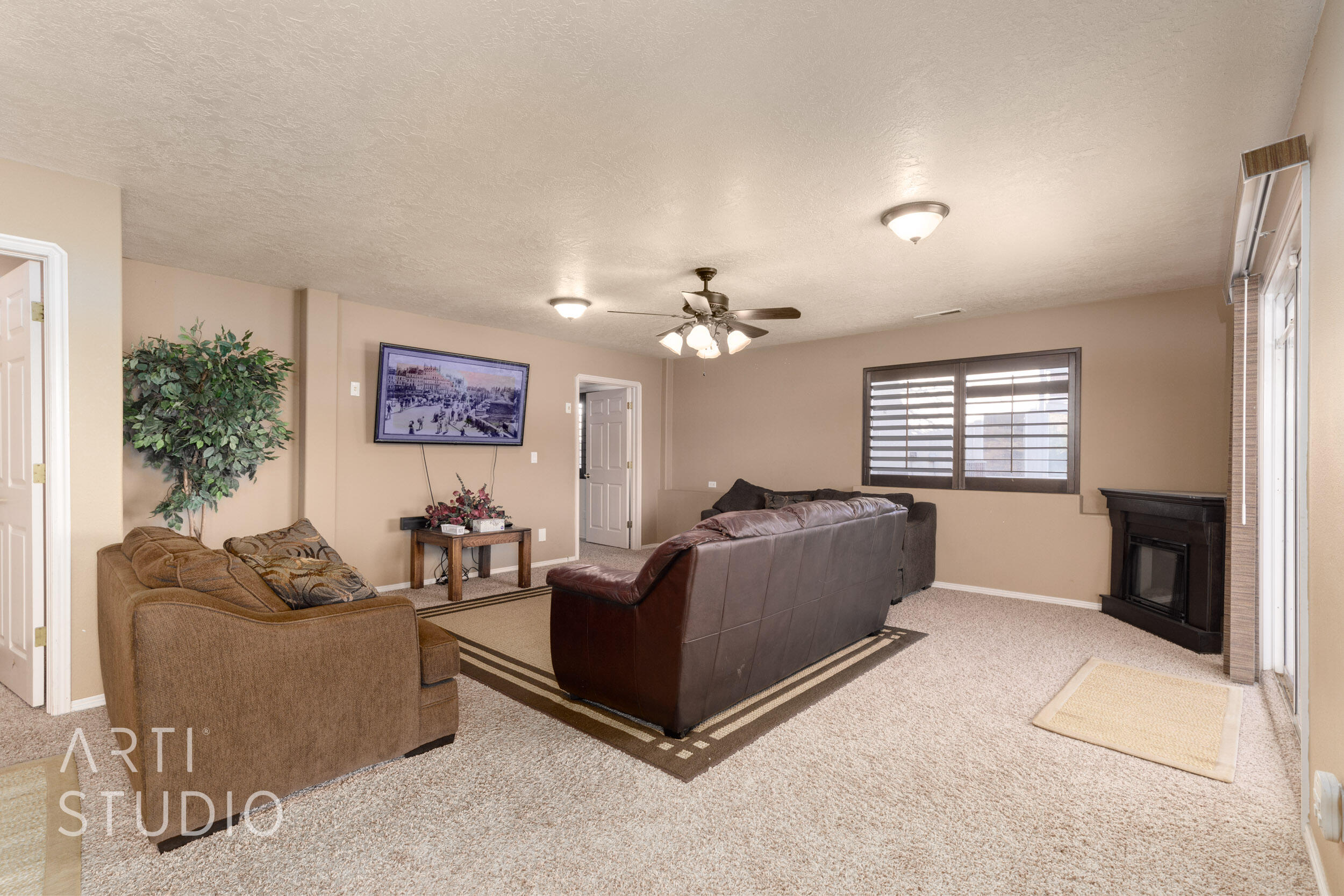 BLOOMINGTON HILLS - Residential