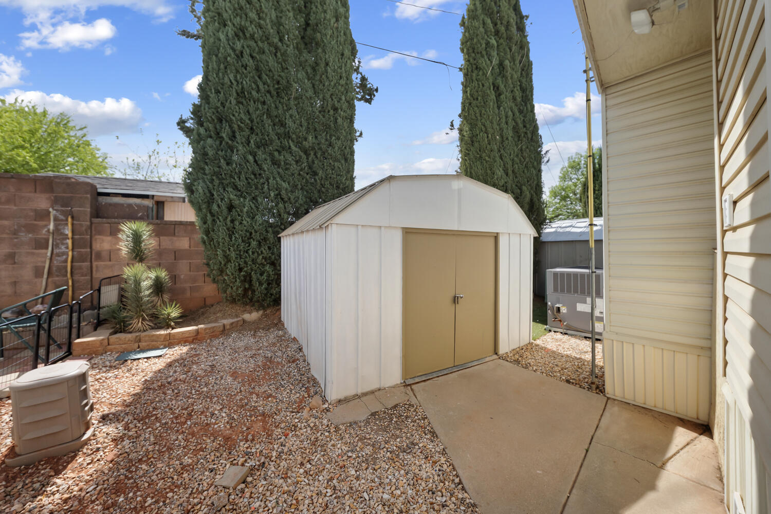 DIXIE DOWNS RV RESORT - Residential