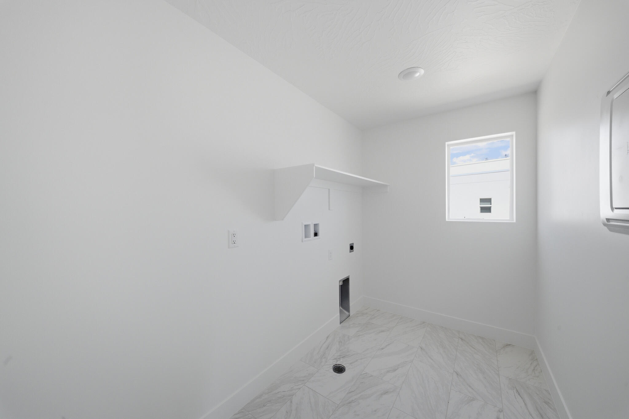 SALARNO HILLS AT DIVARIO - Residential