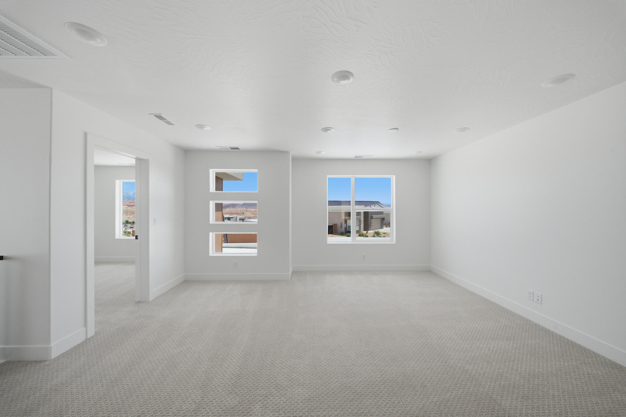 SALARNO HILLS AT DIVARIO - Residential