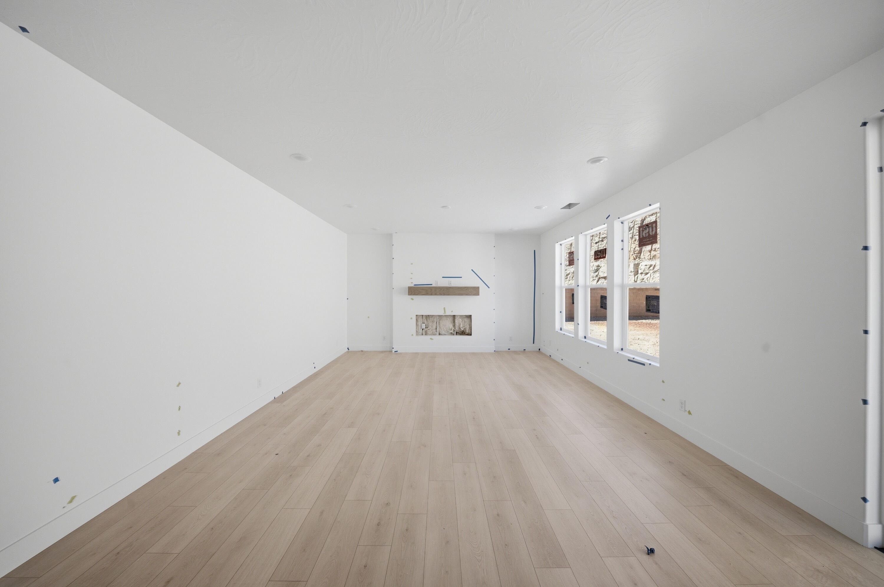 SALARNO HILLS AT DIVARIO - Residential