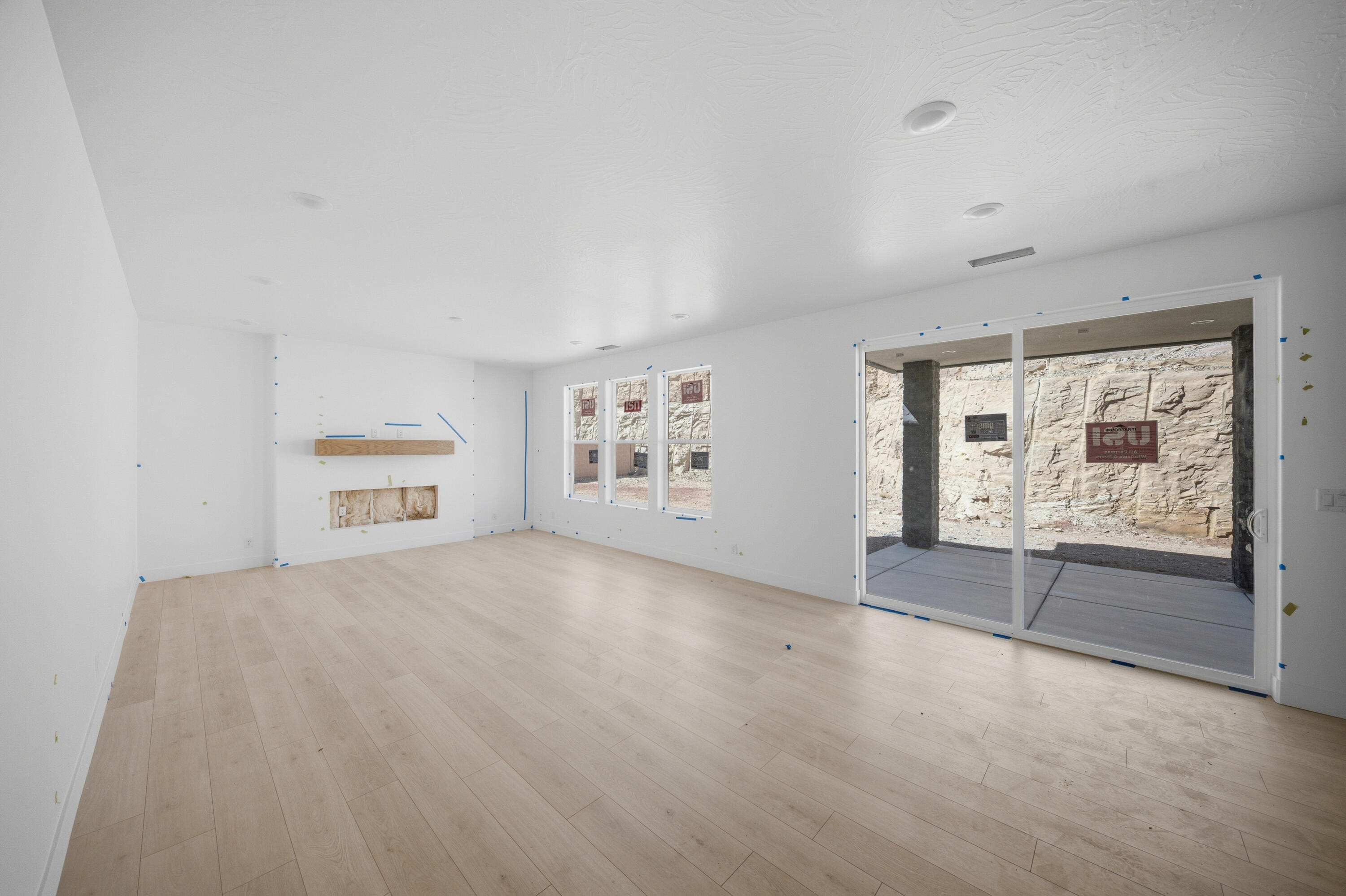 SALARNO HILLS AT DIVARIO - Residential