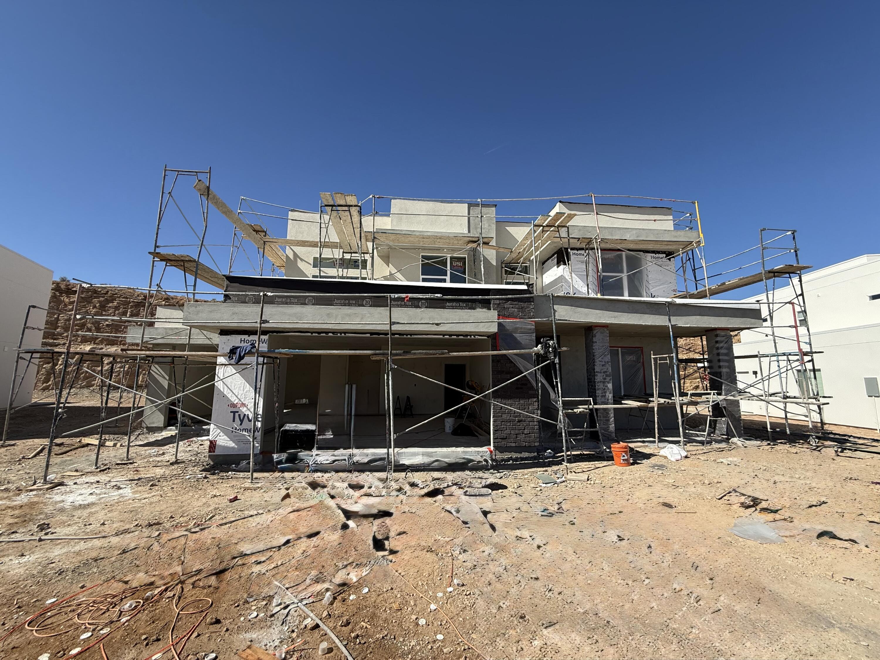 SALARNO HILLS AT DIVARIO - Residential