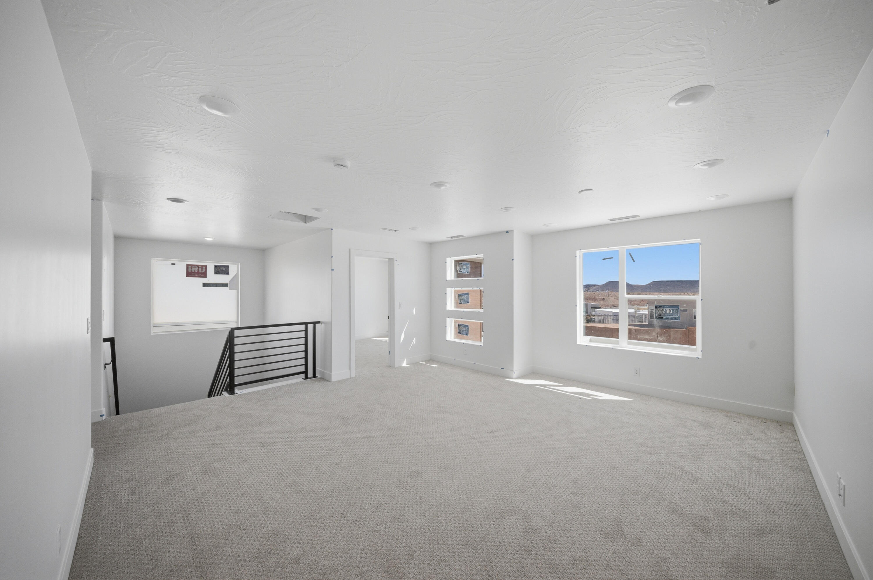 SALARNO HILLS AT DIVARIO - Residential