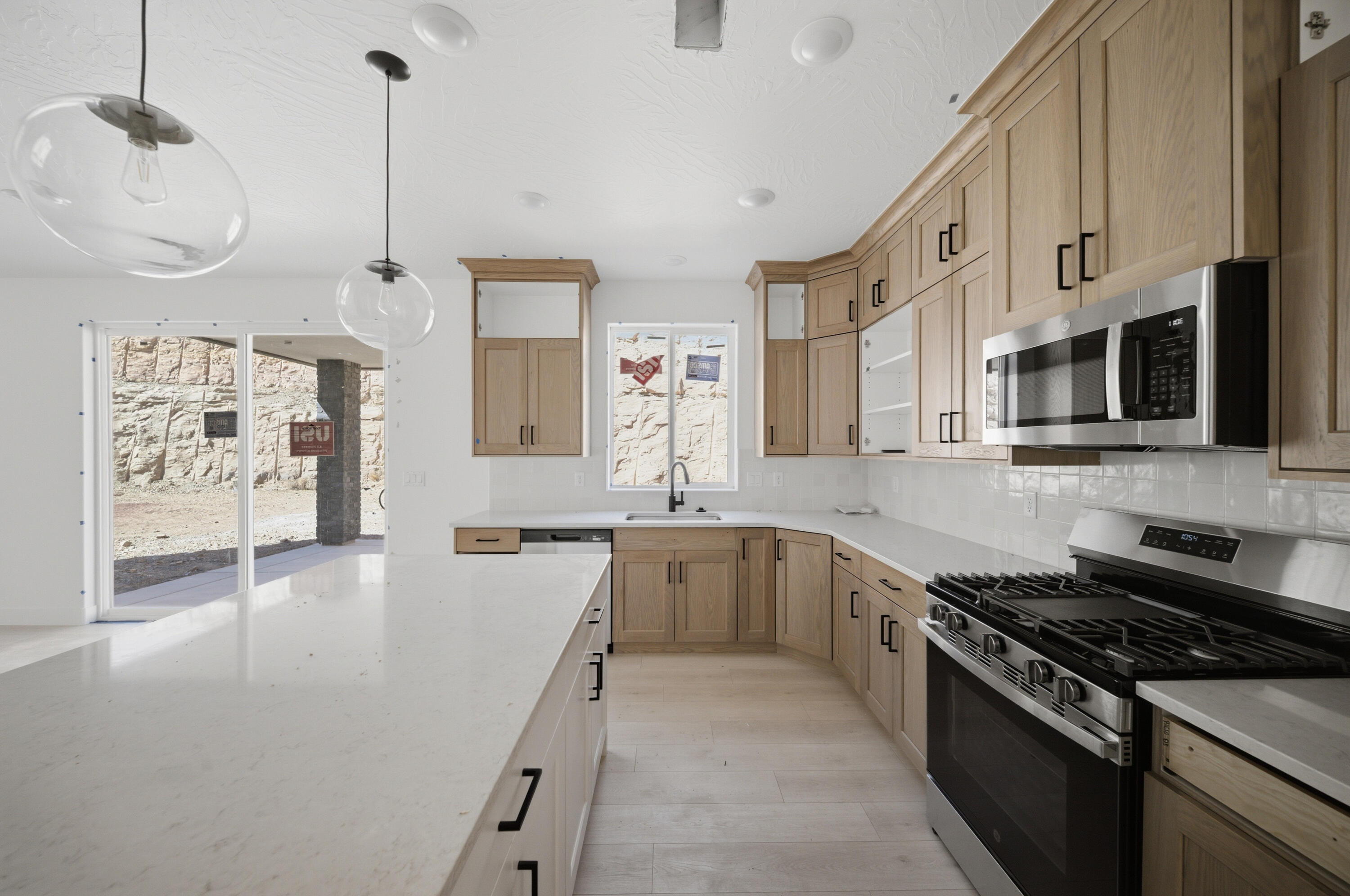 SALARNO HILLS AT DIVARIO - Residential