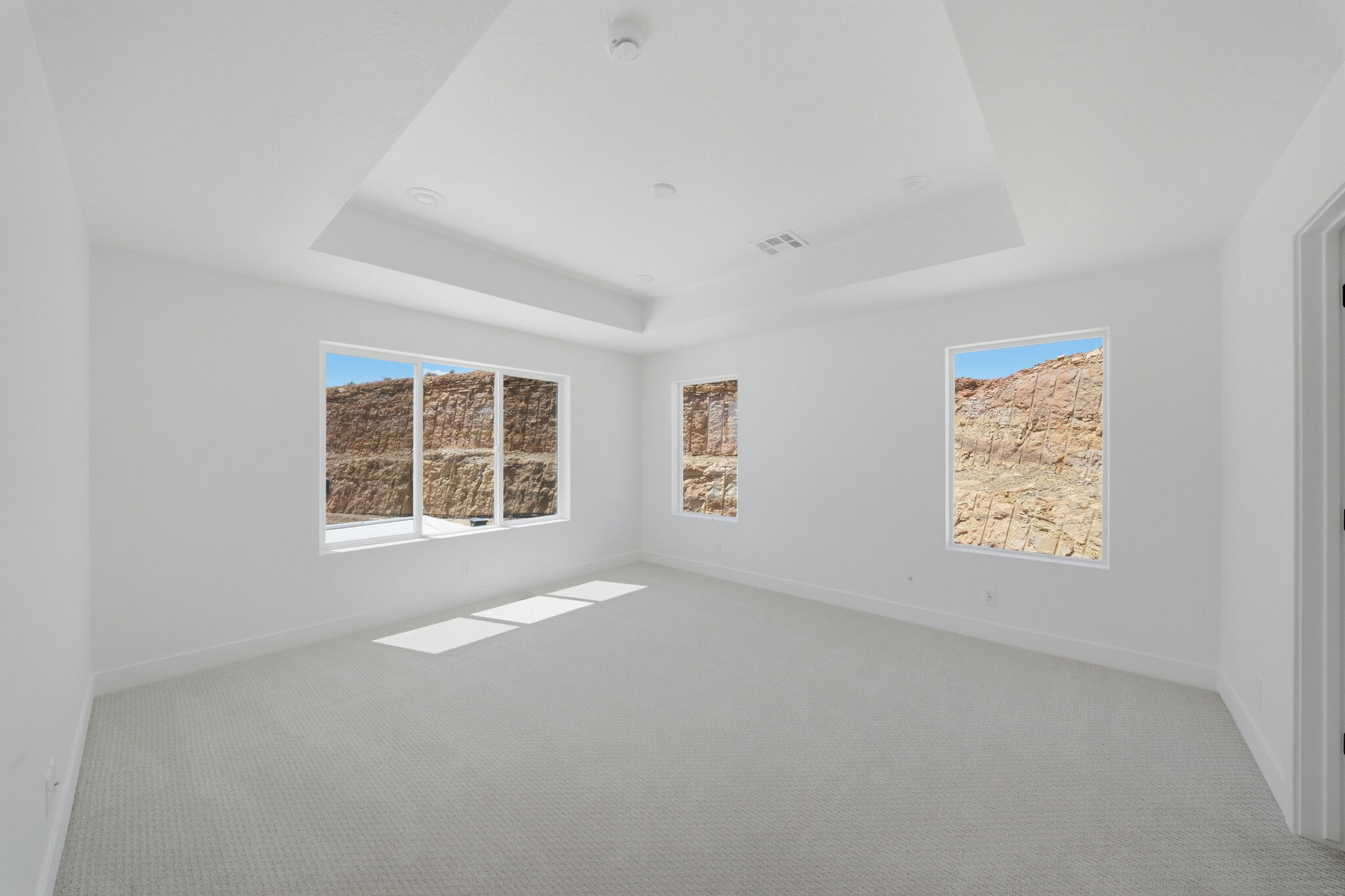 SALARNO HILLS AT DIVARIO - Residential