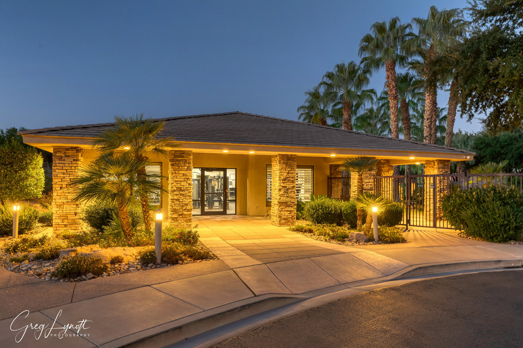 PARAGON COVE TOWNHOMES AT STONECLIFF - Land