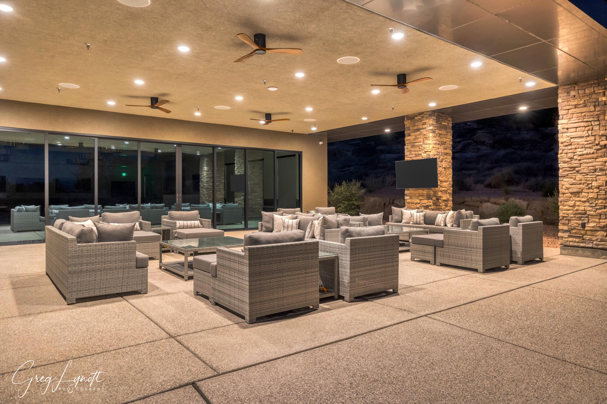 PARAGON COVE TOWNHOMES AT STONECLIFF - Land