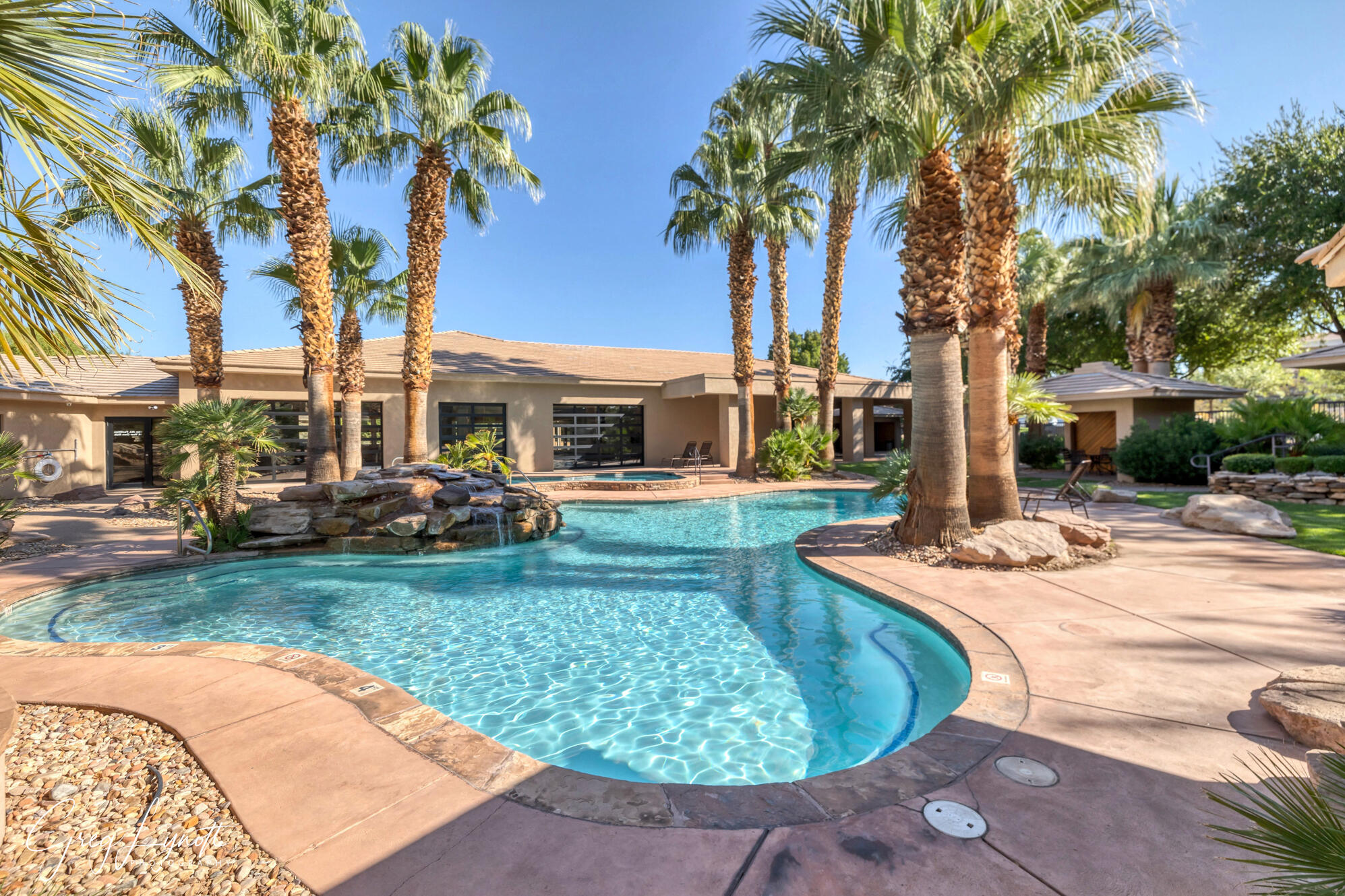 PARAGON COVE TOWNHOMES AT STONECLIFF - Land