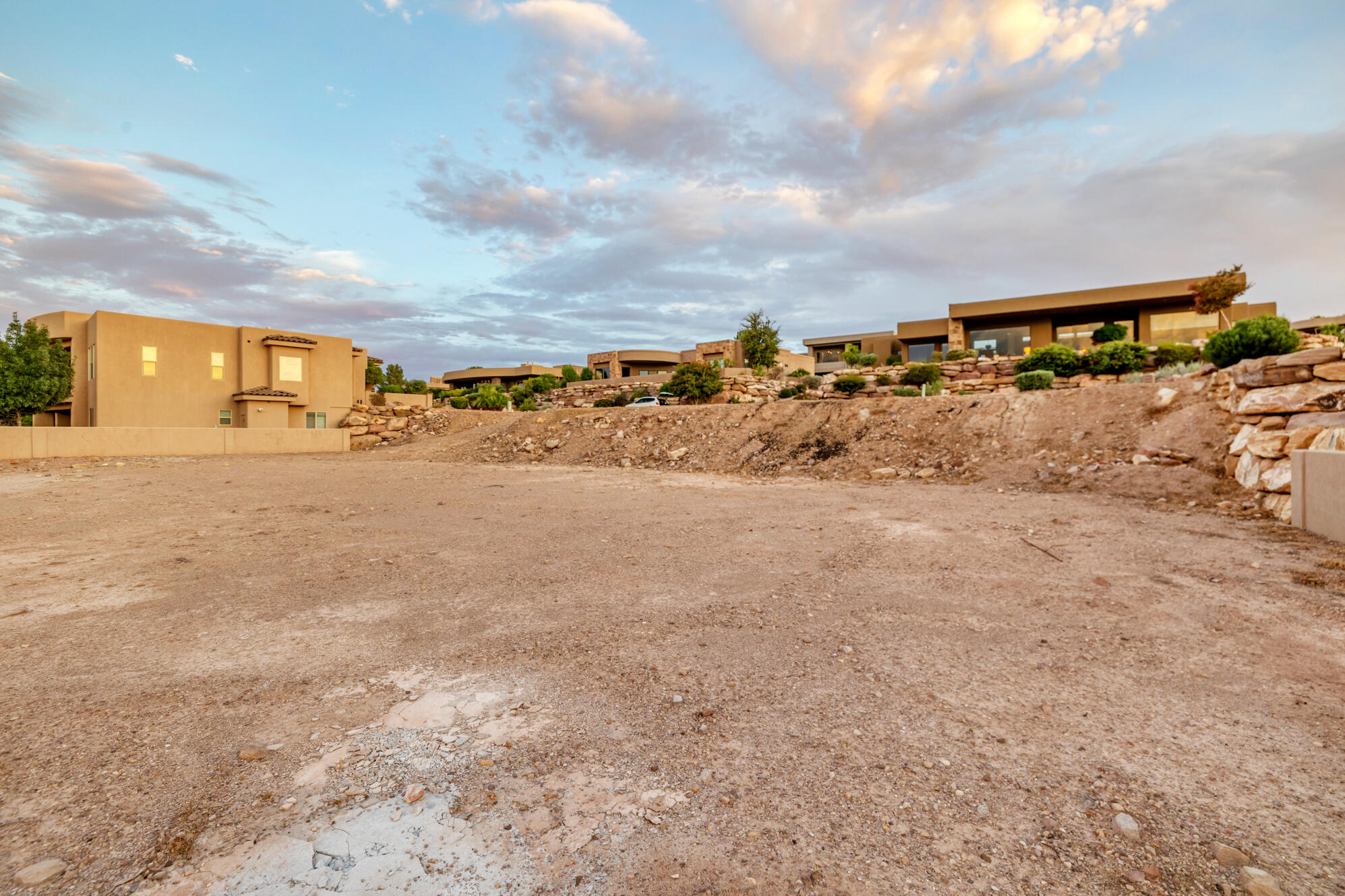 PARAGON COVE TOWNHOMES AT STONECLIFF - Land