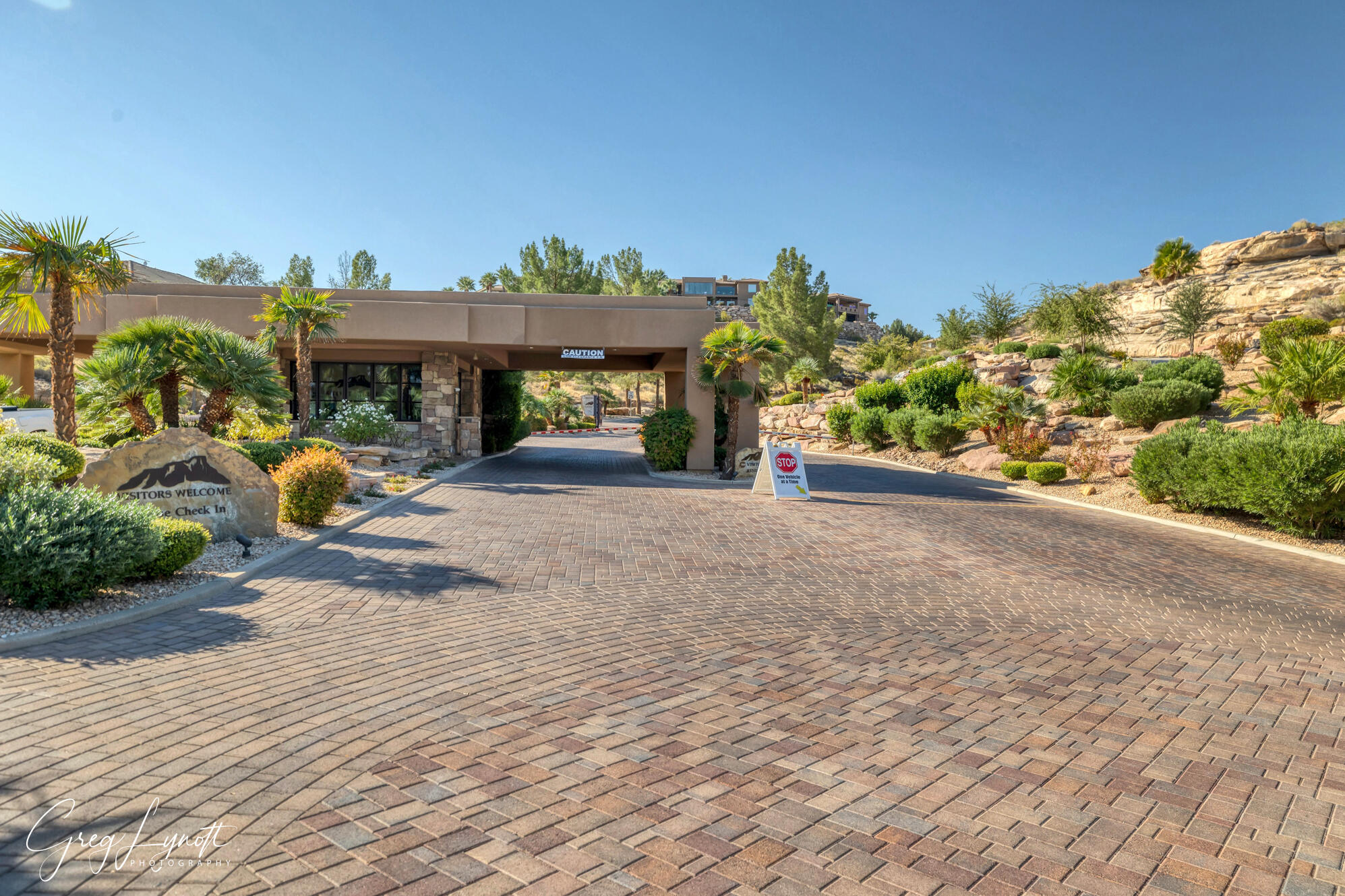 PARAGON COVE TOWNHOMES AT STONECLIFF - Land