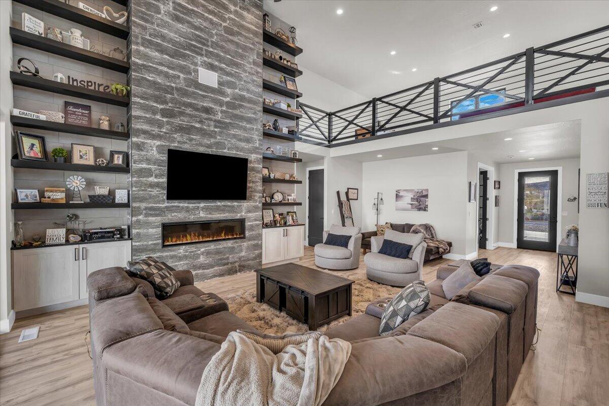 HURRICANE TOWNSITE - Residential